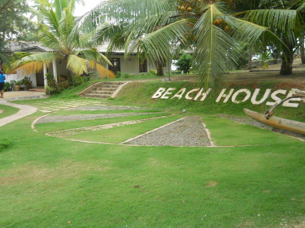 Beach House 尼甘布 外观 照片